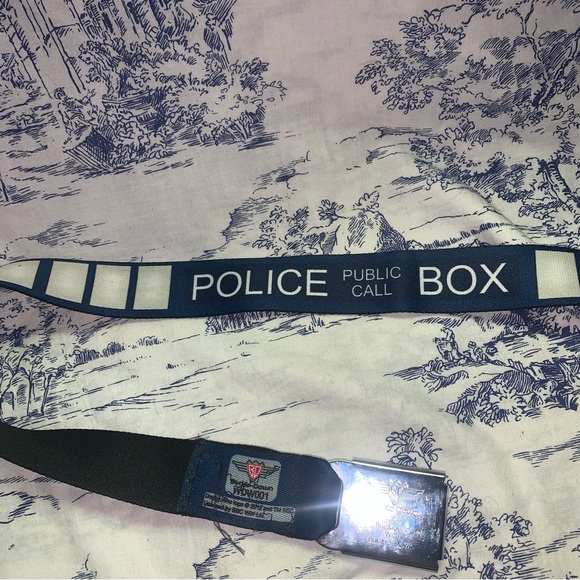 Doctor Who Tardis Police Call Box Repeating Image Cinch Waist Belt Adjustable - Picture 4 of 6